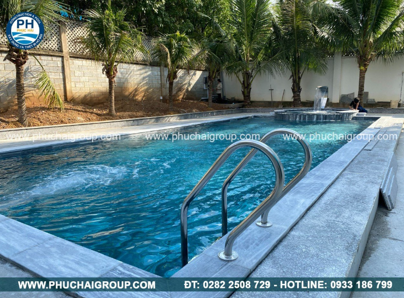 Hồ bơi gia đình đẹp ngoài trời, xác định mục đích và kích thước phù hợp để tối ưu công năng