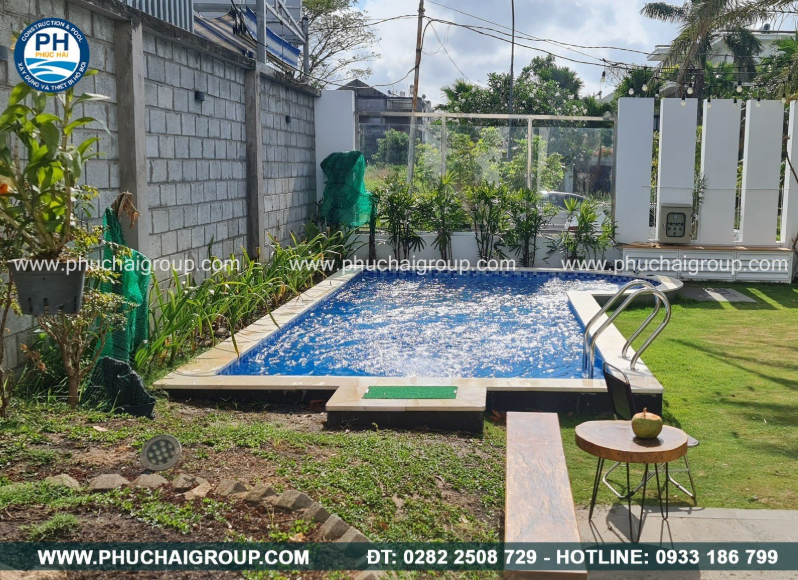 Mẫu hồ bơi gia đình có độ sâu từ 1,2m đến 1,8m phổ biến hiện nay